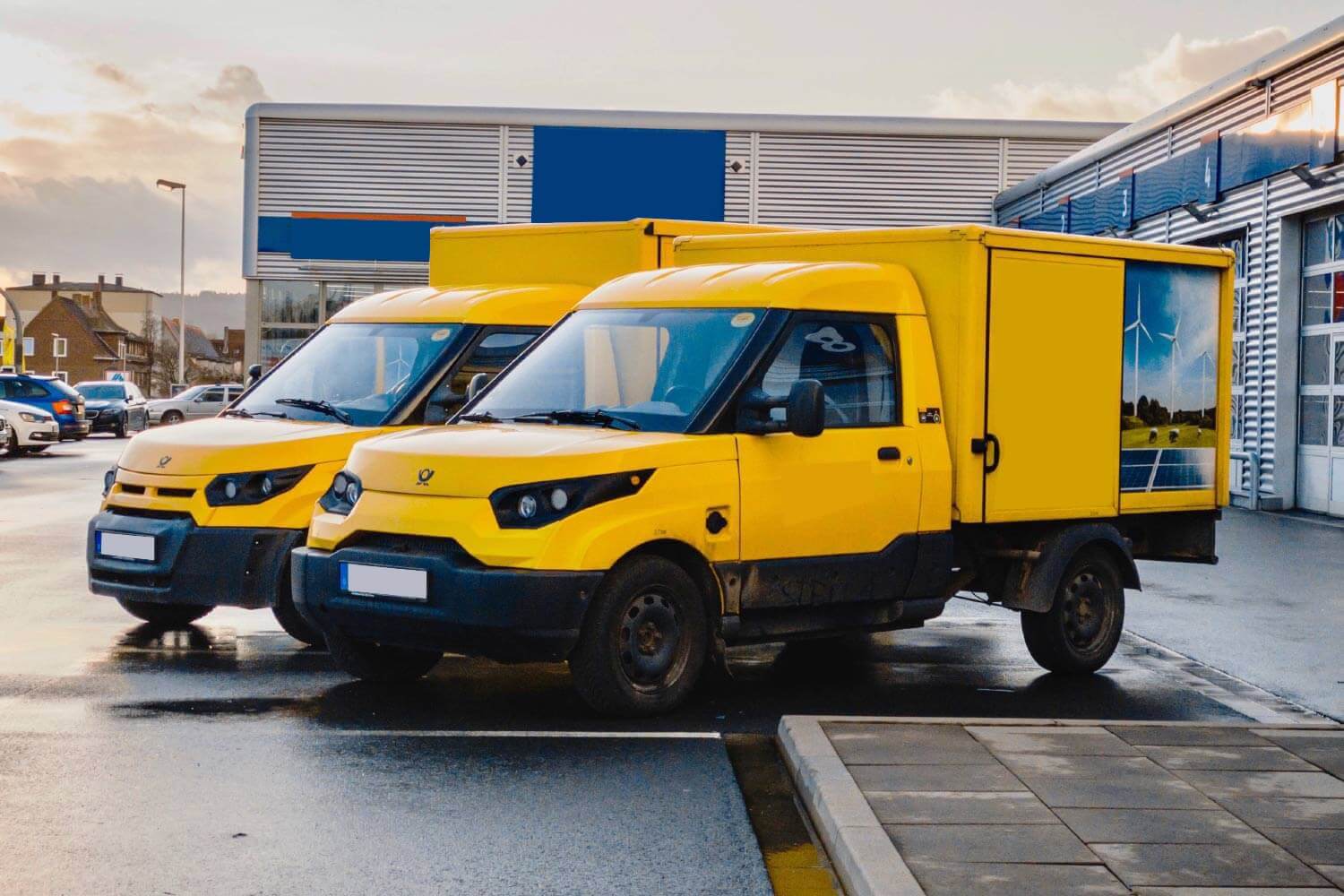 van3-min Side Window